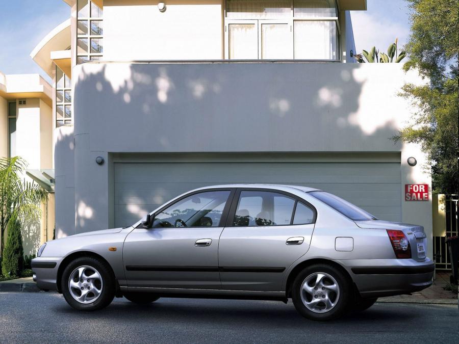  Hyundai Elantra Sedan 2003 года  (фото 2 из 15)